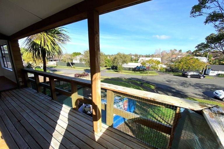 Photo of property in 11 Birman Close, Half Moon Bay, Auckland, 2012