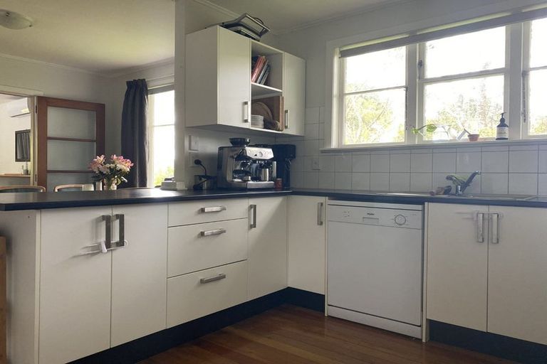 Photo of property in 68 The Drive, Tawa, Wellington, 5028