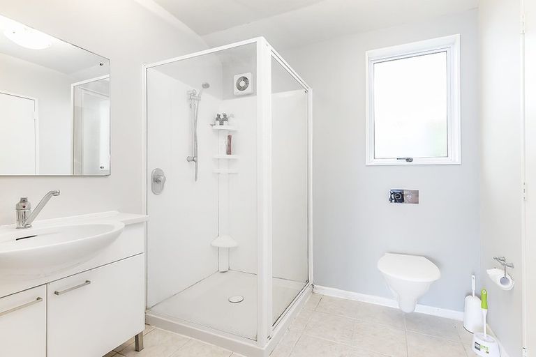 Photo of property in 32 Newport Terrace, Seatoun, Wellington, 6022