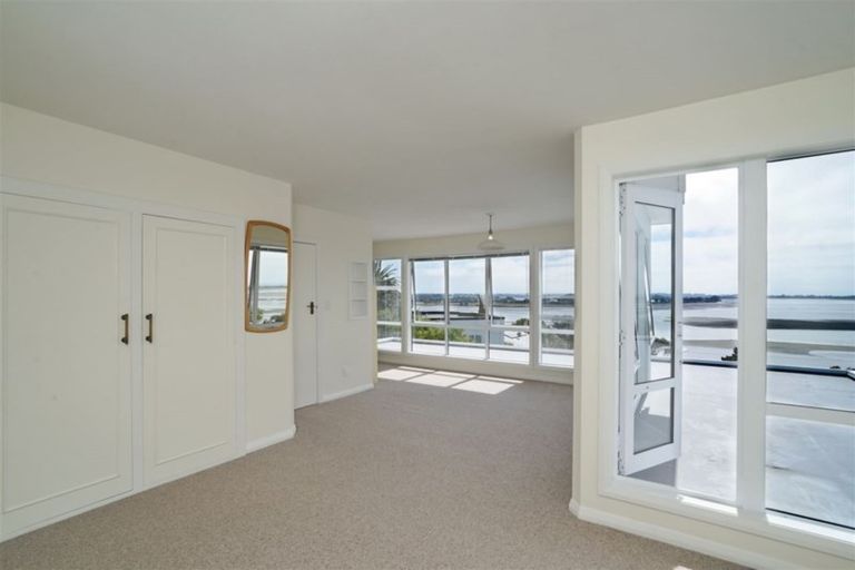 Photo of property in 15 Tama Terrace, Mount Pleasant, Christchurch, 8081