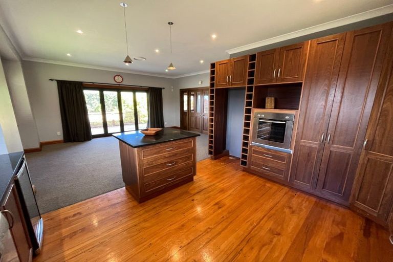 Photo of property in 70 Parnell Heights, Kelvin Grove, Palmerston North, 4414