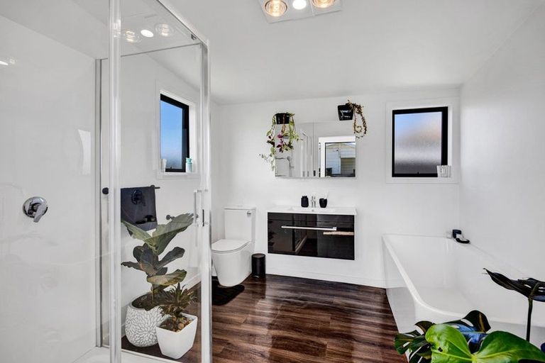 Photo of property in 48 Camberwell Road, Hawera, 4610