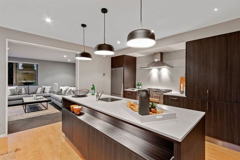 Photo of property in 128a Holly Road, St Albans, Christchurch, 8014