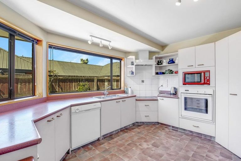 Photo of property in 72 Lowry Avenue, Redwood, Christchurch, 8051