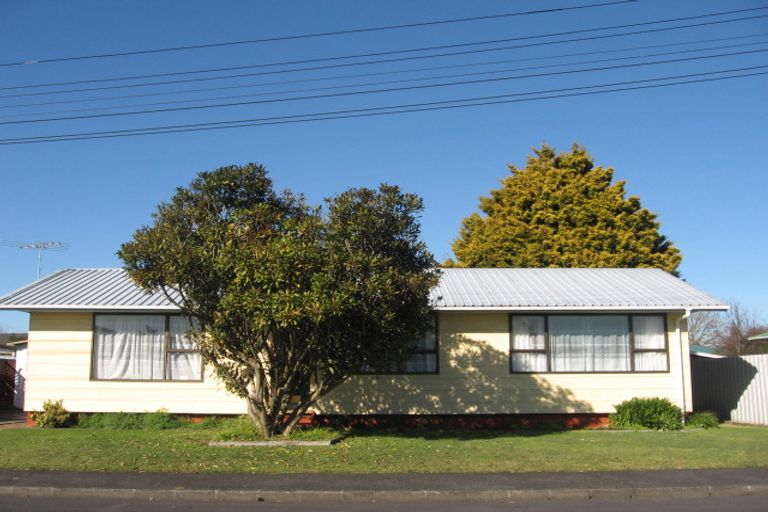 Photo of property in 2/2 Resolute Way, Papakura, 2110