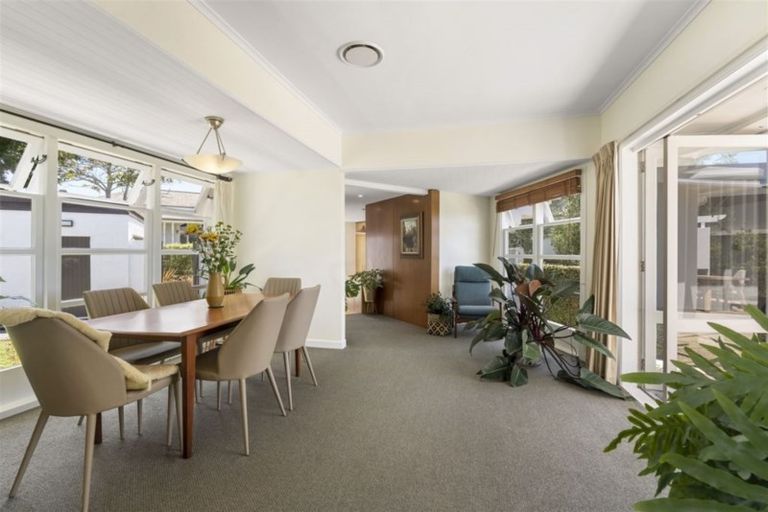 Photo of property in 31b Stanley Point Road, Stanley Point, Auckland, 0624