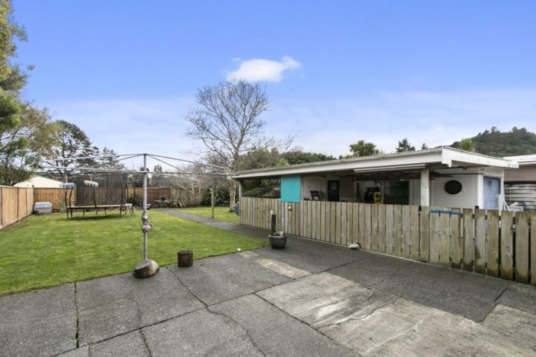 Photo of property in 3 Poole Crescent, Wainuiomata, Lower Hutt, 5014