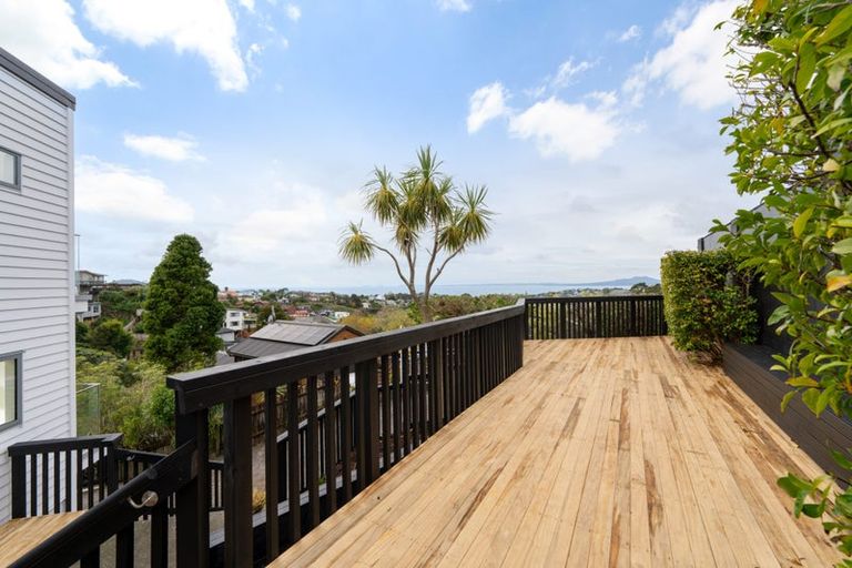 Photo of property in 3/433a East Coast Road, Mairangi Bay, Auckland, 0630