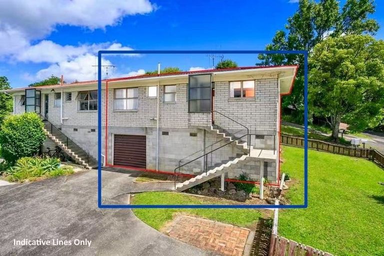 Photo of property in 1/22 Mannering Place, Hillcrest, Auckland, 0627