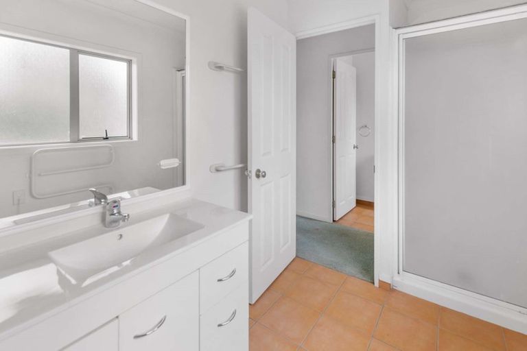 Photo of property in 19 Catalina Drive, Melville, Hamilton, 3206