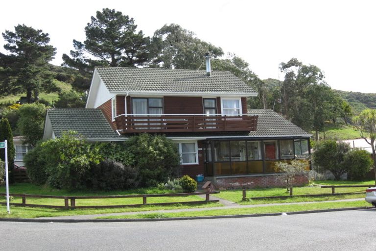 Photo of property in 7 Hamstead Street, Wainuiomata, Lower Hutt, 5014