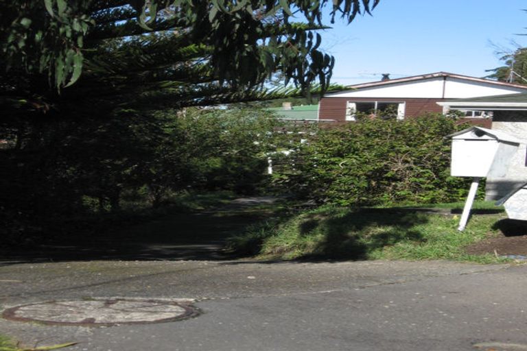 Photo of property in 7a Stella Grove, Newlands, Wellington, 6037