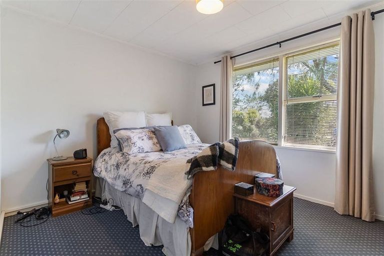 Photo of property in 121 Oreil Avenue, West Harbour, Auckland, 0618