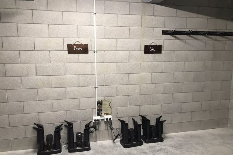 Photo of property in 11b Saint Peters Place, Queenstown, 9300