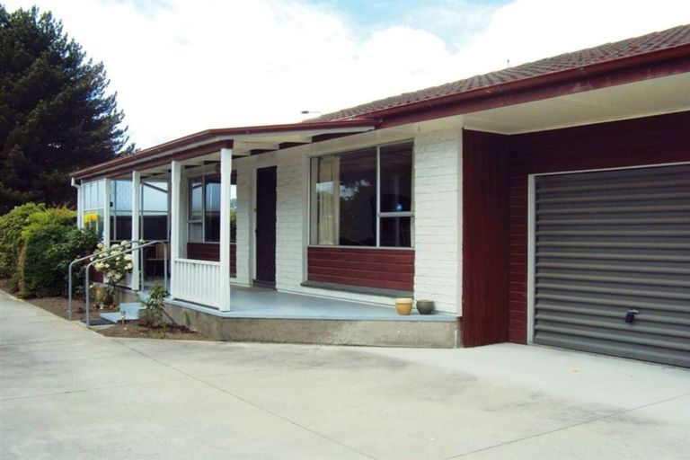 Photo of property in 1/181 Queenspark Drive, Parklands, Christchurch, 8083