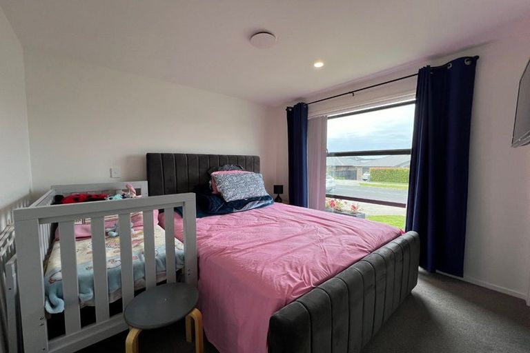 Photo of property in 7b Pakaraka Drive, Papakura, 2110