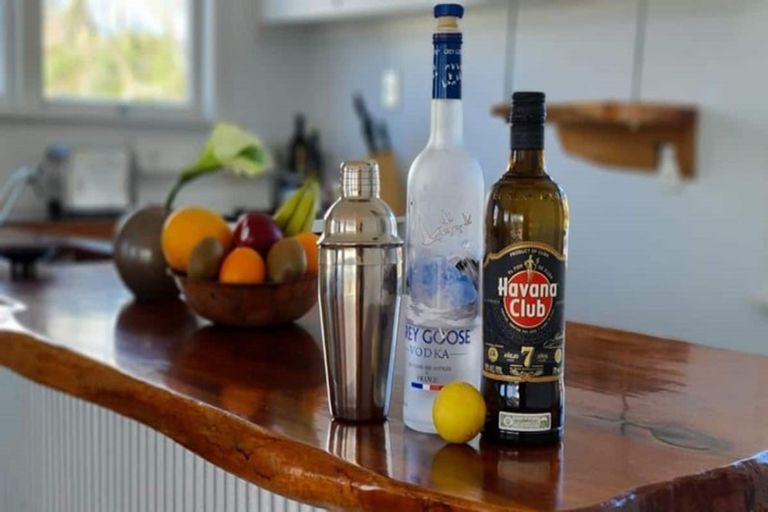 Photo of property in 114 Pacific Parade, Army Bay, Whangaparaoa, 0930