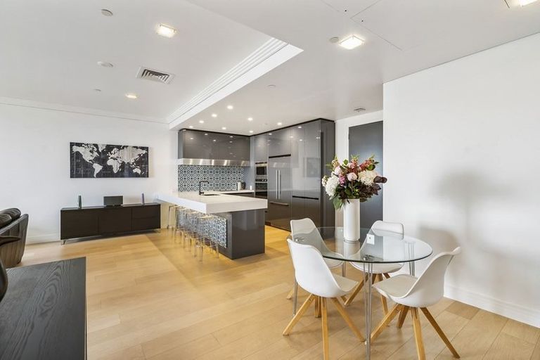 Photo of property in The Metropolis Apartments, 3304/1 Courthouse Lane, Auckland Central, Auckland, 1010