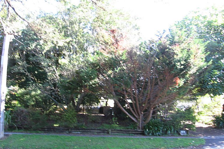 Photo of property in 1/107 Konini Road, Titirangi, Auckland, 0604