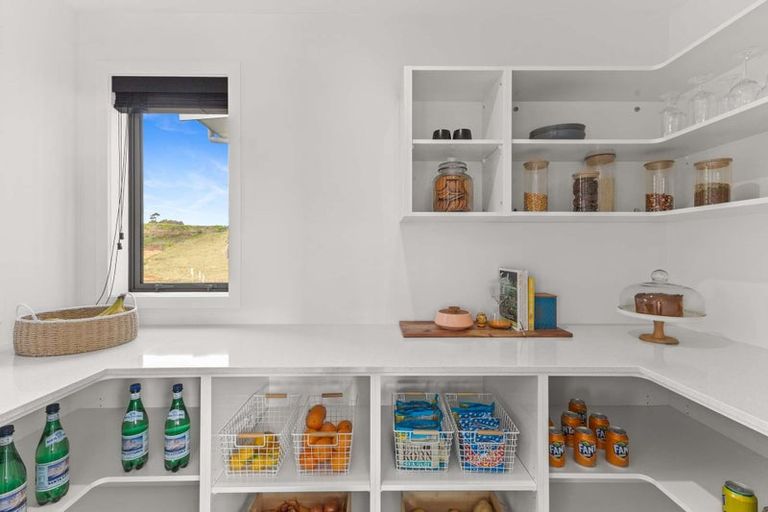 Photo of property in 13a Heta Road, Highlands Park, New Plymouth, 4312