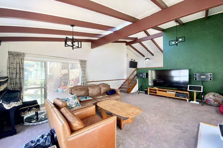 Photo of property in 14 Scotstoun Place, Glen Eden, Auckland, 0602