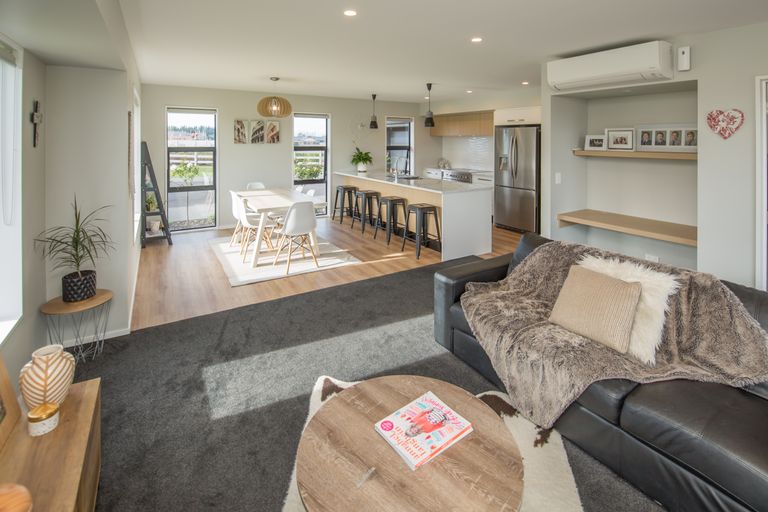 Photo of property in 26 Glenfinnan Place, West Melton, 7618