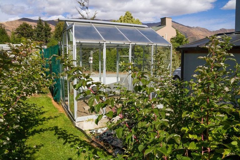 Photo of property in 22 Tenby Street, Wanaka, 9305