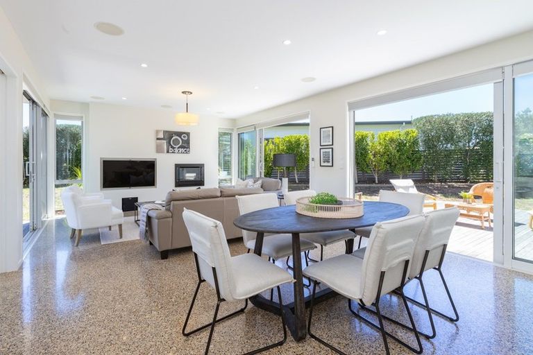 Photo of property in 2 Taumata Road, Omaha, Warkworth, 0986