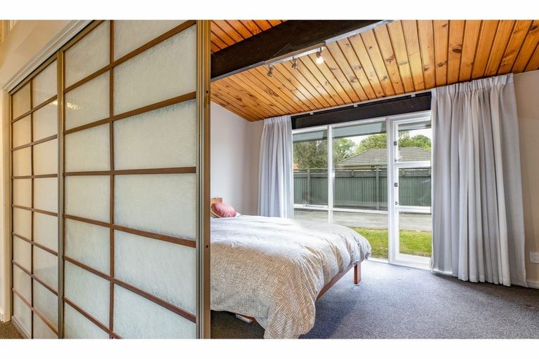 Photo of property in 41 Barnes Road, Redwood, Christchurch, 8051