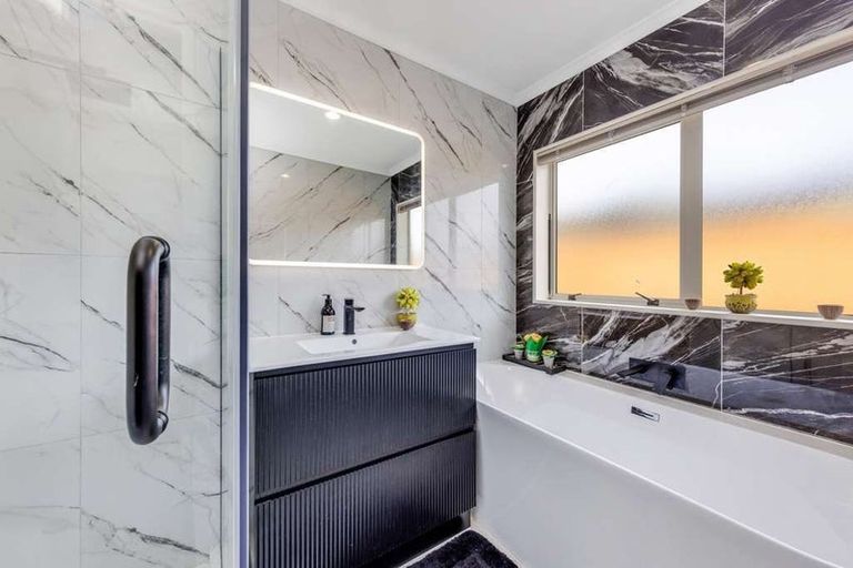 Photo of property in 39 Croftview Road, Wattle Downs, Auckland, 2103