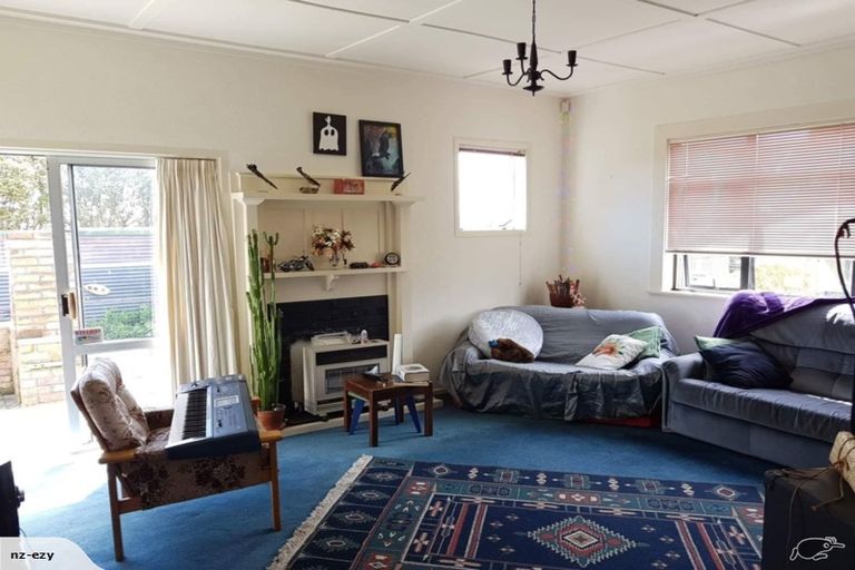 Photo of property in 295 Glover Road, Hawera, 4675