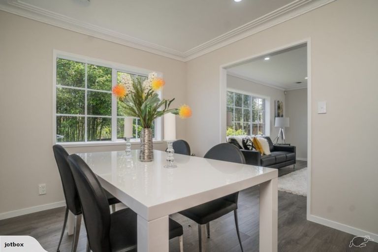 Photo of property in 2/73 Botany Road, Botany Downs, Auckland, 2010