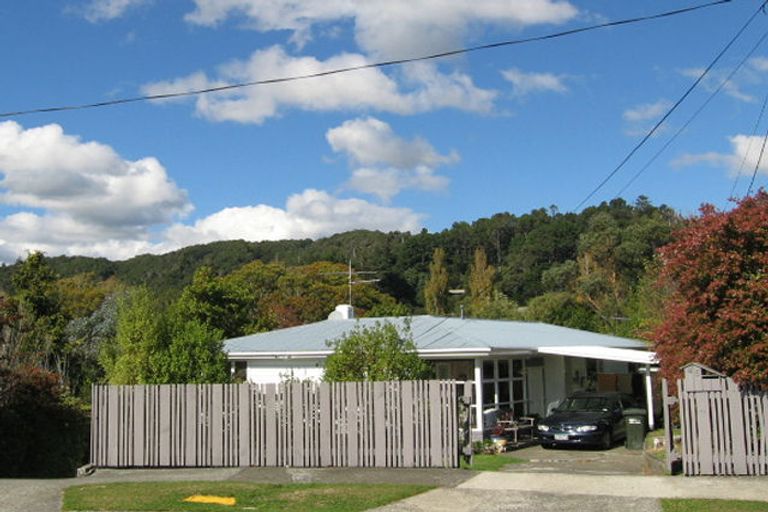 Photo of property in 45a Dowling Grove, Silverstream, Upper Hutt, 5019