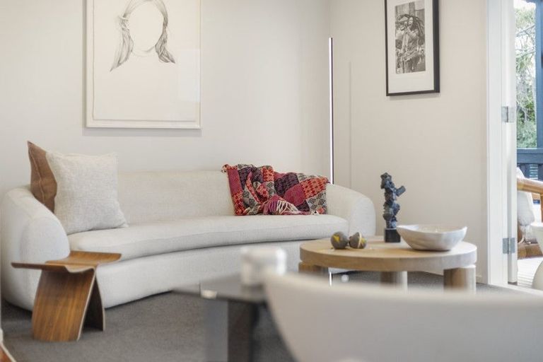 Photo of property in 22 Seacombe Road, Point Chevalier, Auckland, 1022