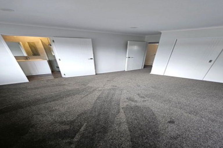 Photo of property in 425f Great South Road, Opaheke, Papakura, 2113