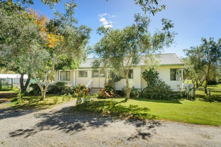 Photo of property in 1590 State Highway 3, Awahuri, Palmerston North, 4476