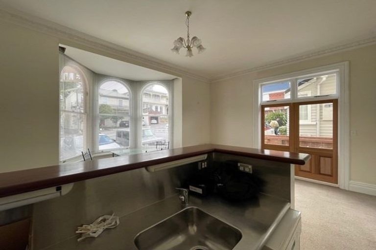 Photo of property in 253 The Terrace, Te Aro, Wellington, 6011