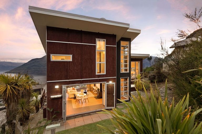 Photo of property in 45 Dart Place, Fernhill, Queenstown, 9300