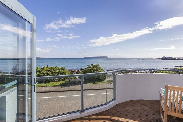 Photo of property in 30 Moana Road, Plimmerton, Porirua, 5026