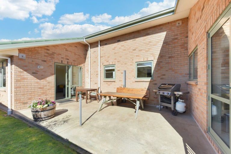 Photo of property in 21 Woodstock Place, Stoke, Nelson, 7011