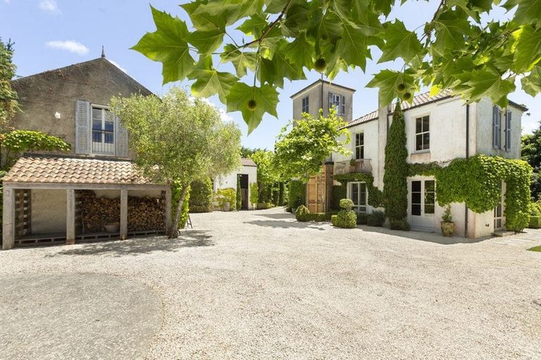 Photo of property in 909 Old North Road, Waimauku, 0882