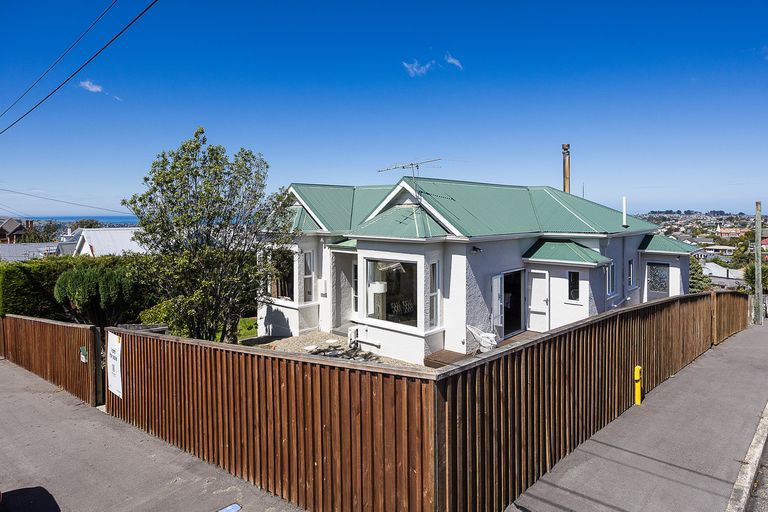 Photo of property in 17 Carnarvon Street, Belleknowes, Dunedin, 9011