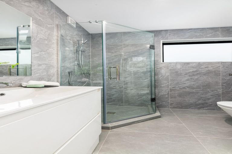 Photo of property in 10 Kari Lane, Kumeu, 0810