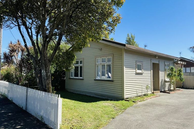 Photo of property in 38b Leighton Avenue, Waiwhetu, Lower Hutt, 5010