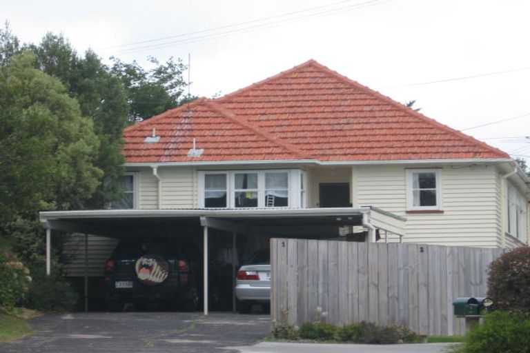 Photo of property in 1/161 Chivalry Road, Glenfield, Auckland, 0629