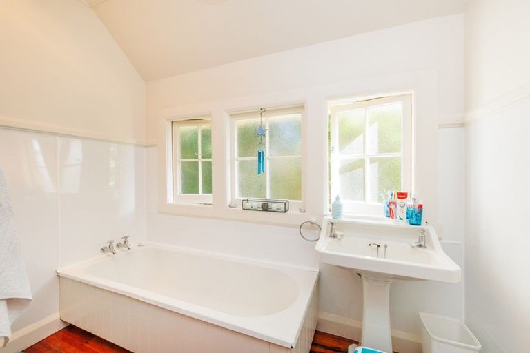Photo of property in 100 Marne Street, Hokowhitu, Palmerston North, 4410