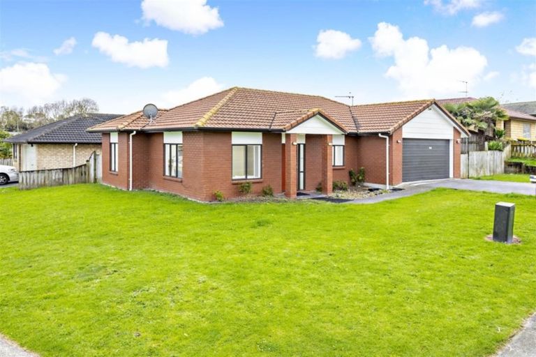 Photo of property in 2 Derryveagh Lane, Weymouth, Auckland, 2103