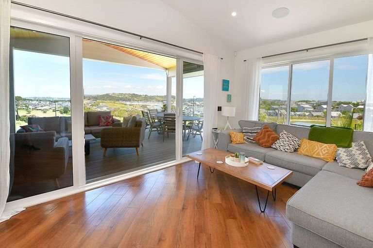 Photo of property in 16 Palm View Terrace, Gulf Harbour, Whangaparaoa, 0930