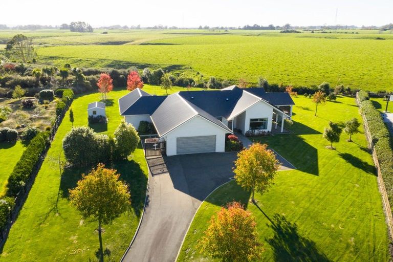 Photo of property in 20 Loveston Lane, Kelvin Grove, Palmerston North, 4470