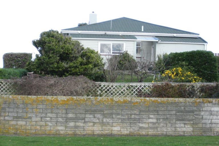 Photo of property in 105 Karaka Street, Castlecliff, Whanganui, 4501